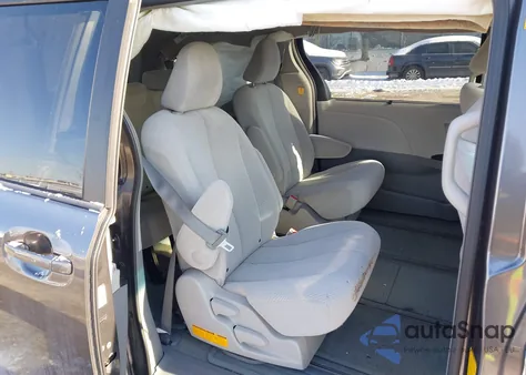 2012 Toyota Sienna Le 7 Passenger z USA, uszkodzony, nr VIN 5TDJK3DC1CS044319